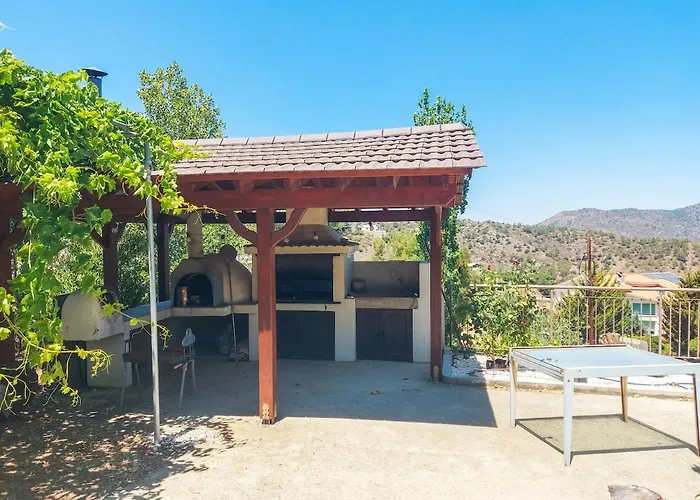 Orama Mountain Farmakas