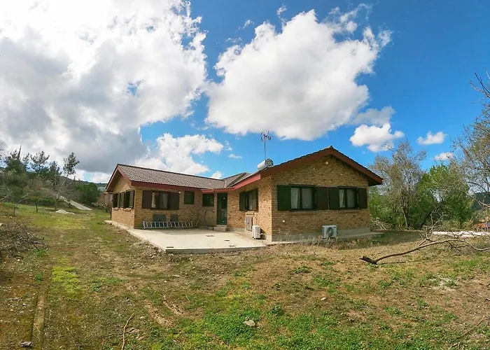 Orama Mountain Farmakas Вилла *