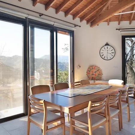 빌라 Orama Mountain Farmakas *